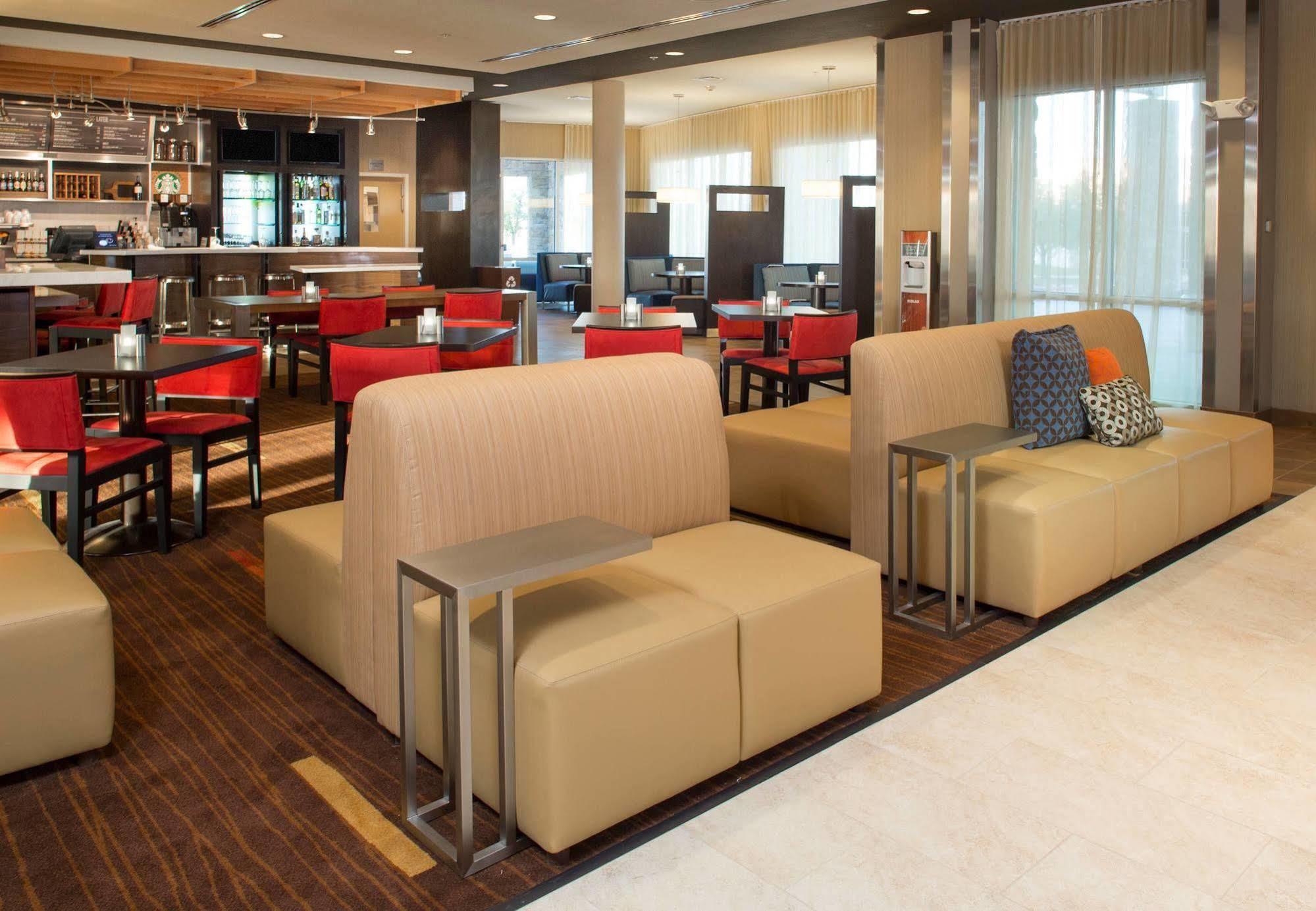Courtyard By Marriott Dallas Midlothian At Midlothian Conference Center Exteriör bild